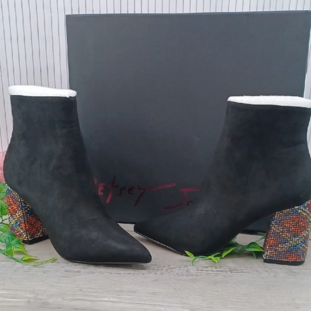 Betsey Johnson kassie Black Suede NIB